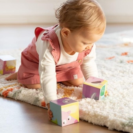Il Puzzle da 4 Cubi stimola nel bambino la creatività e lo aiuta nella coordinazione motoria Il Puzzle da 4 Cubi stimola nel bambino la creatività e lo aiuta nella coordinazione motoria