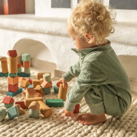 Il Set di Costruzioni in Sughero Colorato di Beleduc per giocare in modo sicuro e creativo