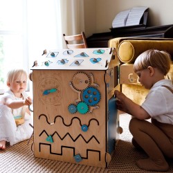 La casetta Gioco sensoriale di BusyKids ideale per giocare da soli o in compagnia esplorando le varie pareti con giochi La casetta Gioco sensoriale di BusyKids ideale per giocare da soli o in compagnia esplorando le varie pareti con giochi