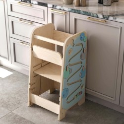 La Torre di Apprendimento Multifunzione Azzurra di BusyKids avvicina i bambini alle attività quotidiane