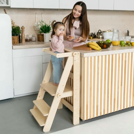 La Torre di Apprendimento Pieghevole di BusyKids permette ai bambini di diventare parte attiva delle attività quotidiane La Torre di Apprendimento Pieghevole di BusyKids permette ai bambini di diventare parte attiva delle attività quotidiane