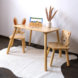 Ideale per tutte le attività creative dei bambini il set Tavolo per Bambini con Sedie a Forma di Animali di BusyKids Ideale per tutte le attività creative dei bambini il set Tavolo per Bambini con Sedie a Forma di Animali di BusyKids