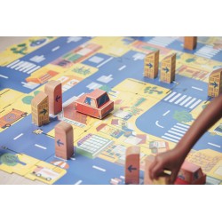 Tanti blocchi in legno direzionali per dirigere la macchinina Cody Block di Qubs Tanti blocchi in legno direzionali per dirigere la macchinina Cody Block di Qubs