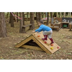 Gli agganci presenti su un lato del Mini Tetto con erba sintetica di Cosy