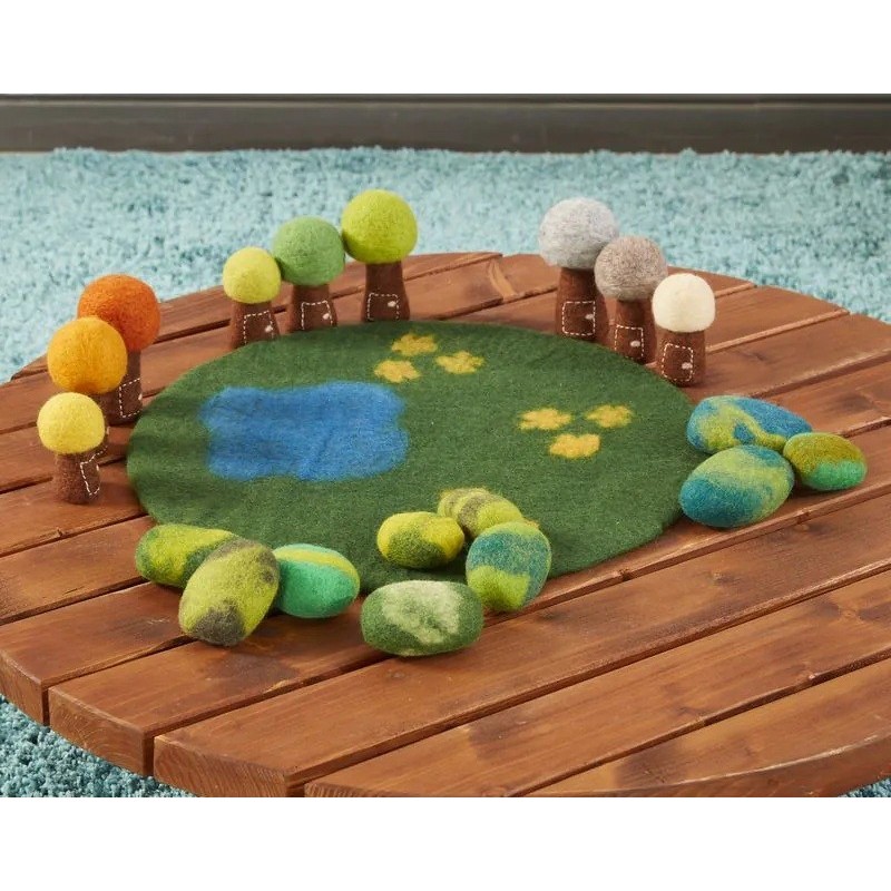 Il Set da 9 pezzi Alberi delle stagioni in feltro di Cosy