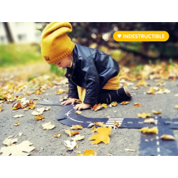 Tutti i pezzi della pista flessibile King of the Road di Waytoplay sono resistenti all'acqua Tutti i pezzi della pista flessibile King of the Road di Waytoplay sono resistenti all'acqua