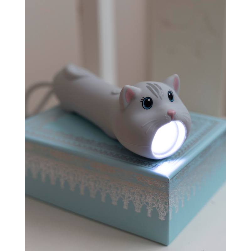 Una torcia a forma di un dolcissimo gatto che accomapagnerà i vostri figli in tante avventure