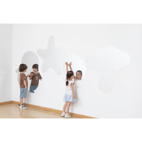 Da usare sia dentro che fuori casa il Set 4 Specchi Sensoriali per Bambini di Wisdom