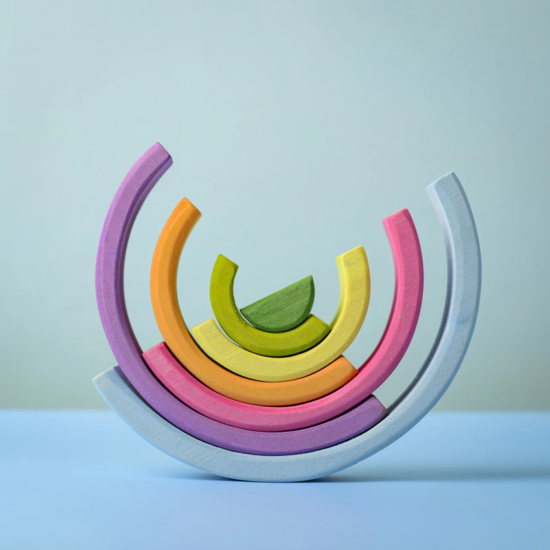 Tante cose puoi creare con i pezzi in legno del puzzle del piccolo arcobaleno della BumbuToys
