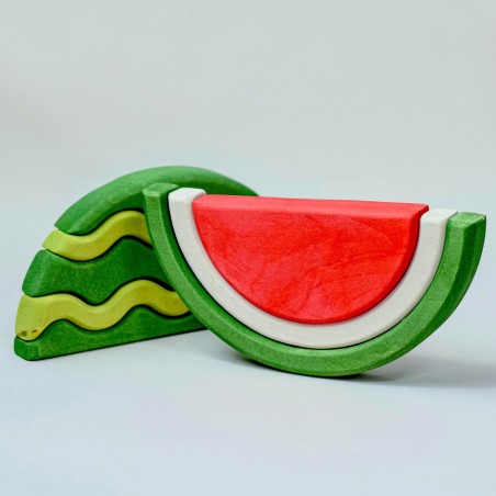 Il puzzle ad anguria di BumbuToys può essere costruito sia sulla base rotonda che da solo