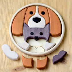 L'amicizia tra un cane e un gatto raffigurata nel puzzle rotondo della BumbuToys L'amicizia tra un cane e un gatto raffigurata nel puzzle rotondo della BumbuToys