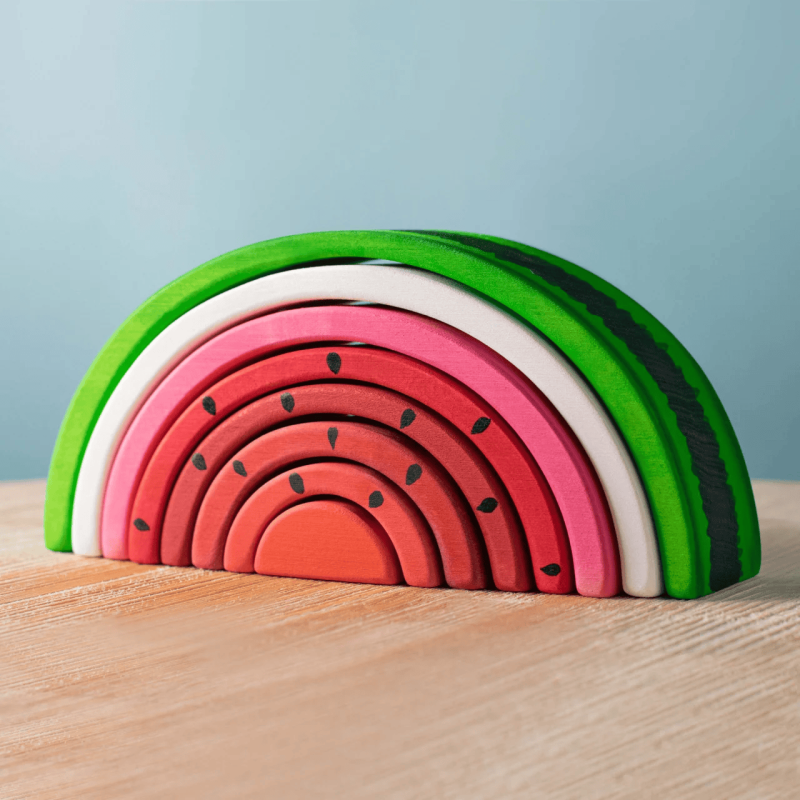 Colori accesi per questo puzzle in legno a forma di Anguria della BumbuToys