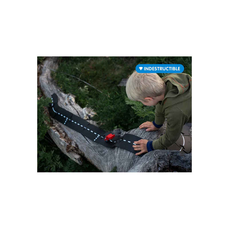 La pista Expressway di Waytoplay può essere usata sia dentro che fuori casa La pista Expressway di Waytoplay può essere usata sia dentro che fuori casa