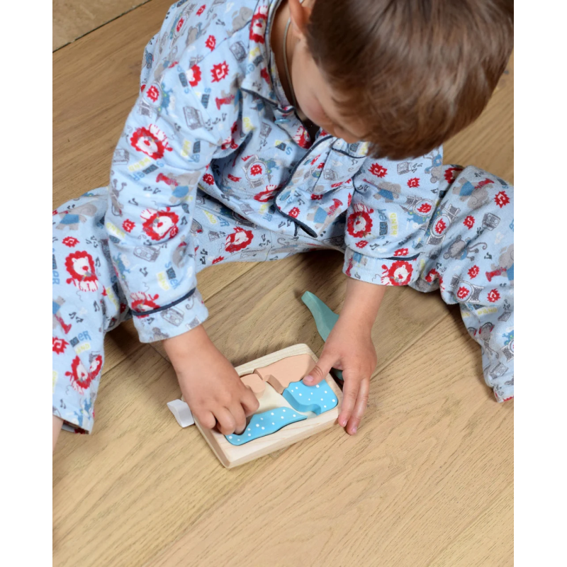 I pezzi del puzzle della BumbuToys sono perfetti da maneggiare dalle piccole mani dei bambini I pezzi del puzzle della BumbuToys sono perfetti da maneggiare dalle piccole mani dei bambini