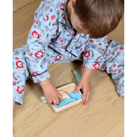 I pezzi del puzzle della BumbuToys sono perfetti da maneggiare dalle piccole mani dei bambini I pezzi del puzzle della BumbuToys sono perfetti da maneggiare dalle piccole mani dei bambini