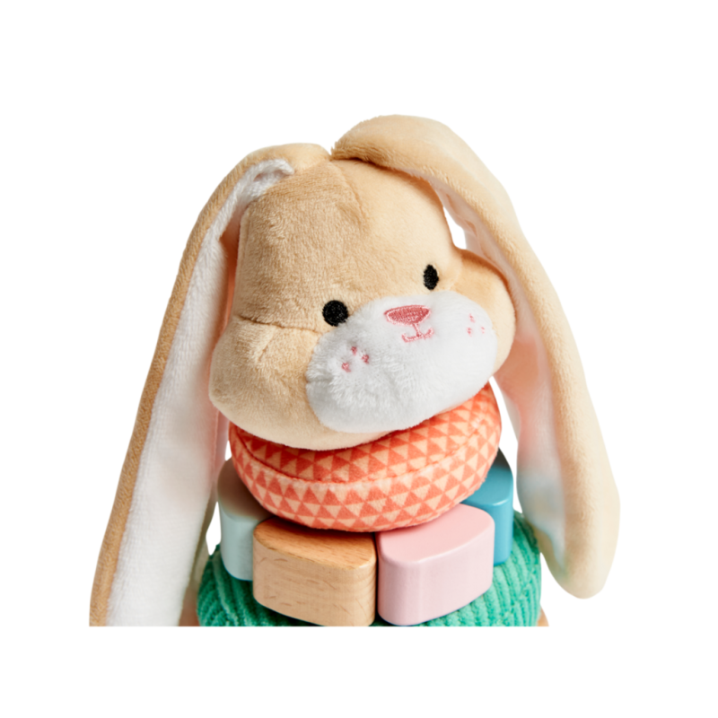 Un dettaglio del morbido peluche del Coniglietto impilabile della Hape Un dettaglio del morbido peluche del Coniglietto impilabile della Hape