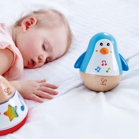 Il pinguino della Hape accompagnerà il bambino dalla veglia al sonno con dolci suoni Il pinguino della Hape accompagnerà il bambino dalla veglia al sonno con dolci suoni