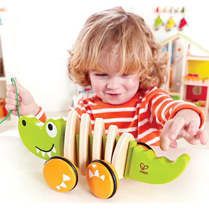 Sicuro e resistente il coccodrillo da tirare della Hape per bambini dai 12 mesi in su Sicuro e resistente il coccodrillo da tirare della Hape per bambini dai 12 mesi in su