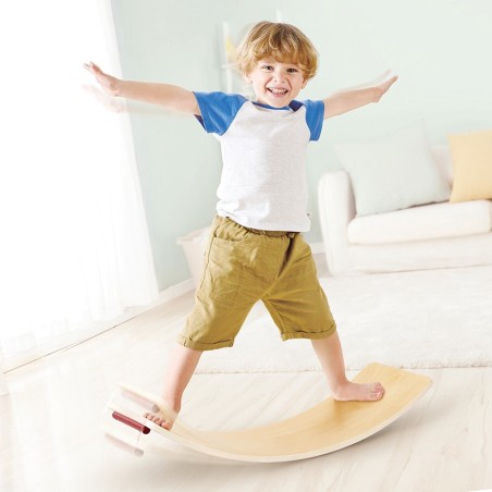 Il Cavallo a dondolo di Hape si trasforma in balance board sicuro e resistente