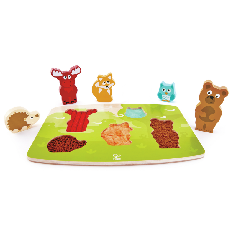 Varie sensazioni delle pellicce di alce, gufo, istrice, volpe e orso per il puzzle tattile di Hape Varie sensazioni delle pellicce di alce, gufo, istrice, volpe e orso per il puzzle tattile di Hape