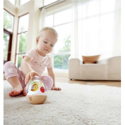 Il pulcino impilabile della Hape aiuta il bambino a sviluppare la motricità Il pulcino impilabile della Hape aiuta il bambino a sviluppare la motricità