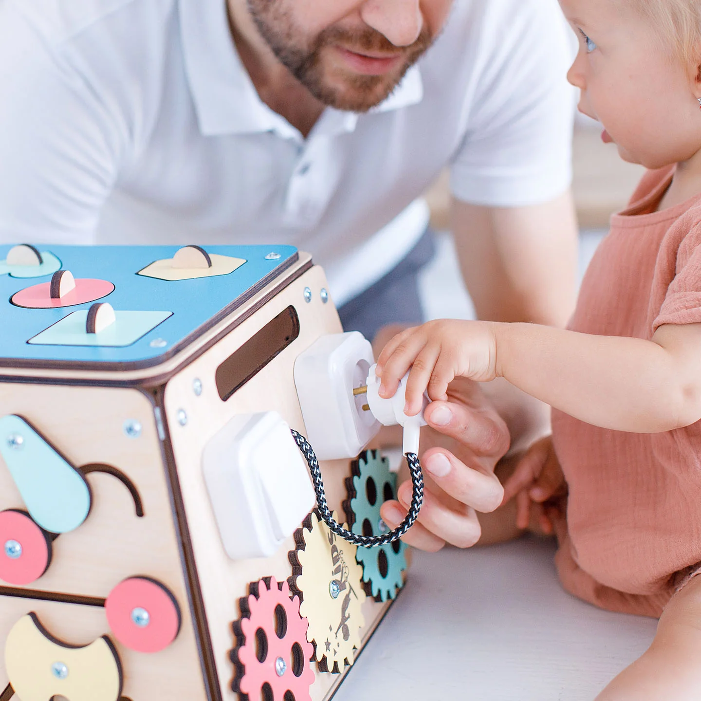 Come usare i giochi montessori da 1 anno di età