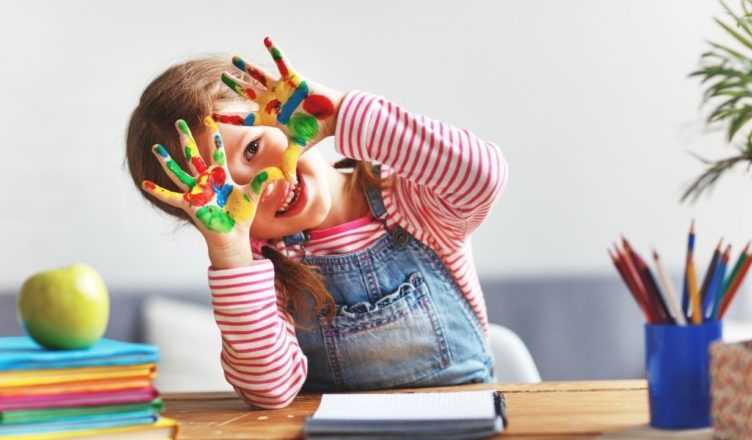 Come celebrare la giornata della creatività con i bambini