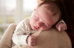 Accompagnare il sonno: perché è così importante la presenza del genitore