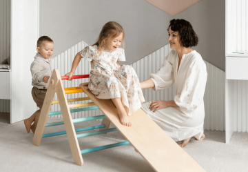 Triangolo di Pikler: a cosa serve e come utilizzarlo