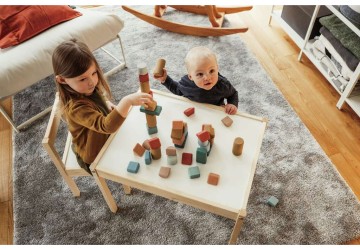 Attività creative con materiali sensoriali per bambini da 0 a 3 anni
