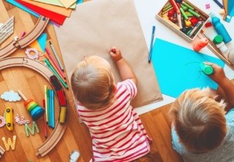 5 giochi evergreen per stimolare fantasia e creatività nel 2026: costruisci, crea, immagina