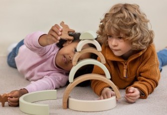 Come scegliere il giocattolo educativo perfetto per bambini da 0 a 6 anni Come scegliere il giocattolo educativo perfetto per bambini da 0 a 6 anni